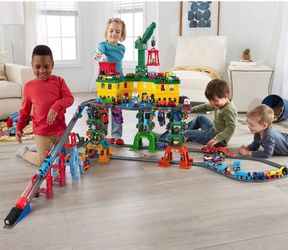 Thomas & Friends Super Station Train Set