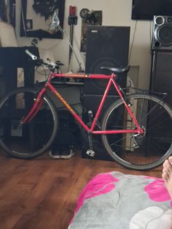 Giant Road Bike Red