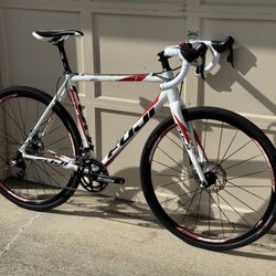 54cm 2014 Fuji Cross 3.0 LE Gravel Bike