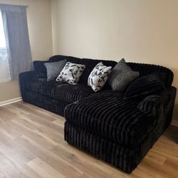 AP 🎉 Black Corduroy Sectional Couch With Chaise// Financing & Delivery 
