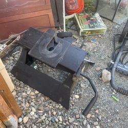Reese 30033 5th Wheel Hitch