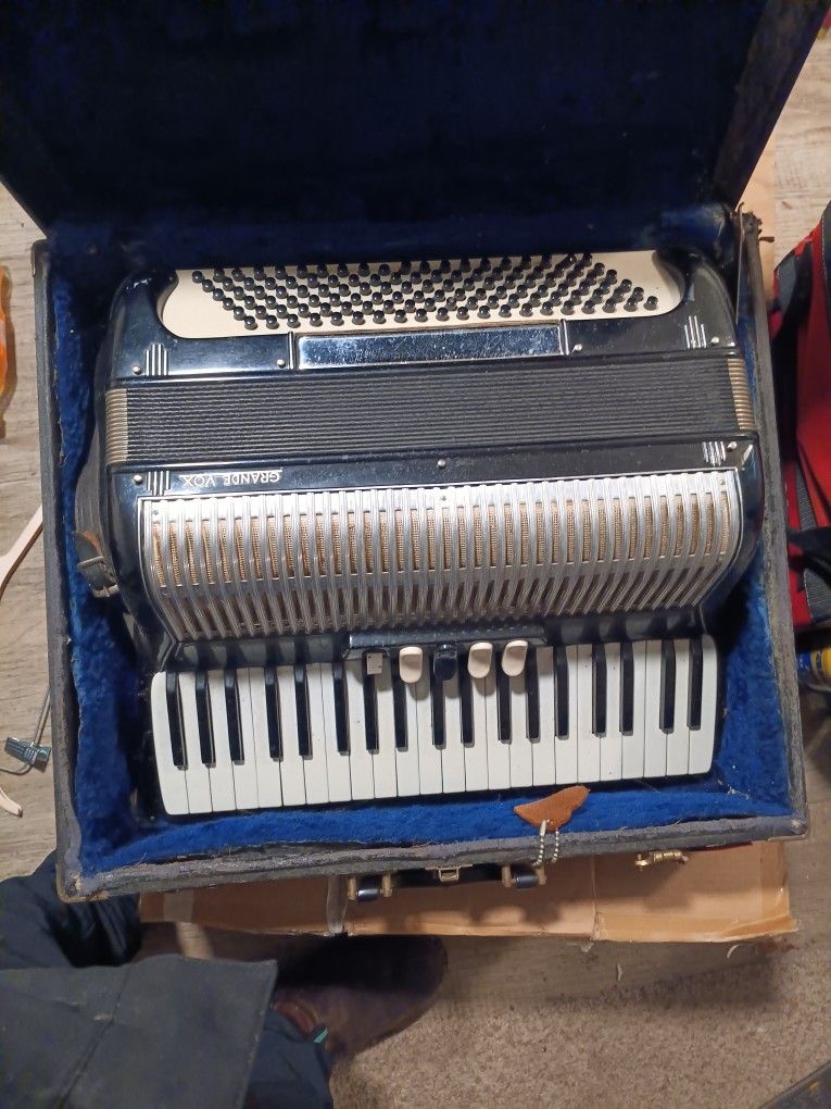 Colombo Grande VOX Accordion