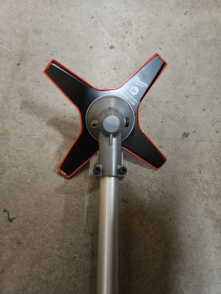 MIKWUAKEE M18 FUEL BRUHLESS BRUSH CUTTER TOOL ONLY NEW