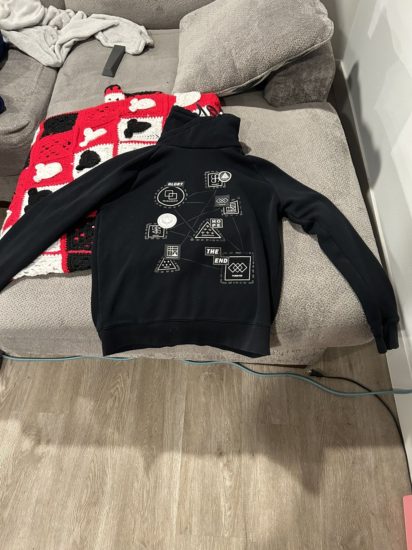 H&M Men’s Black And White Turtleneck Sweater M