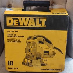BRAND NEW ‼️6.5 Amp Corded Variable Speed Jig Saw Kit with Kit Box