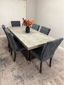 New Regency Dining Room Set