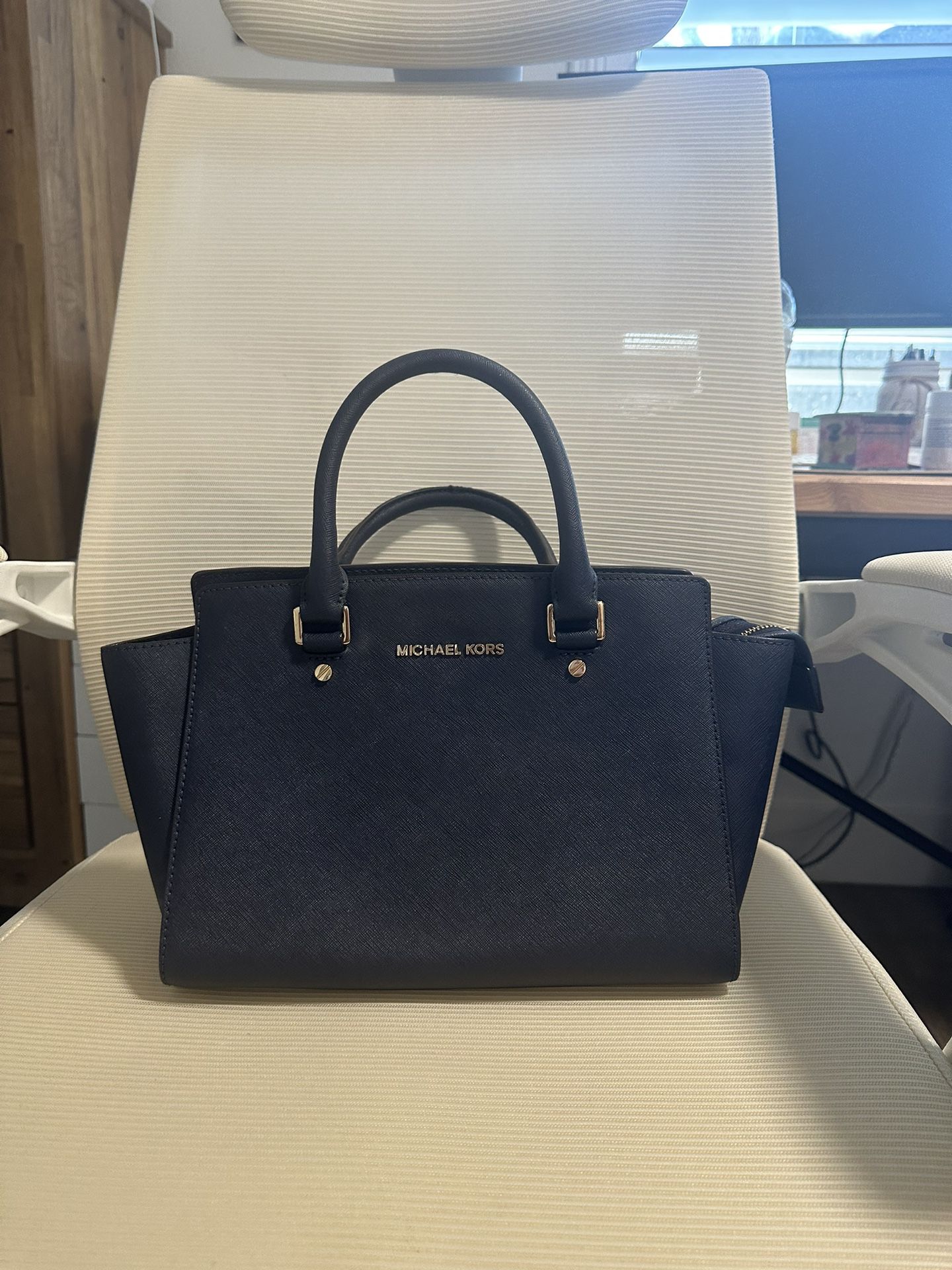 Michael Kors Blue Purse for Sale in Paramount, CA - OfferUp