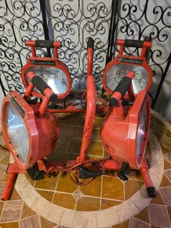 2 Red portable Halogen lights