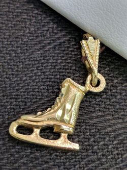 14K ROLLAR SKATE CHARM
