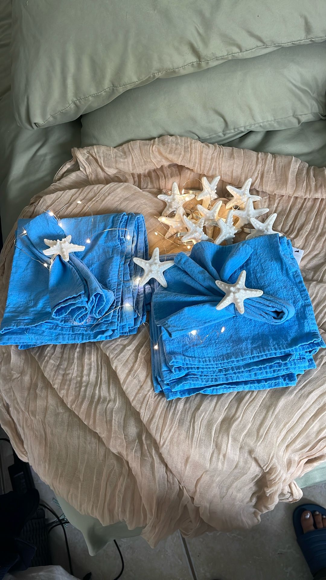 12 Pcs Of Blue Cotton Napkins And 12 Pcs Of White Starfish
