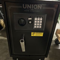 Union Safe  1.5 CF / No Code!  (2 Keys ) Opens & Locks 