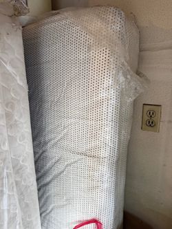 Queen Size Mattress and Box Spring Set - Excellent Condition