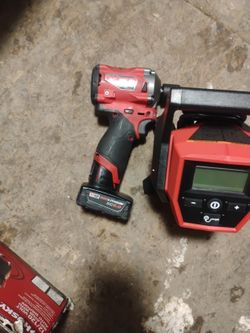 Milwaukee Impact Wrenchbrushless Compact Inflator 
