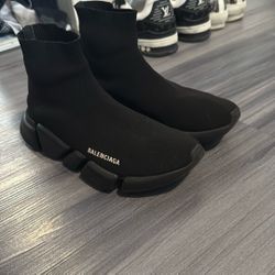 Authentic Balenciaga Speed 2.0 with a flaw