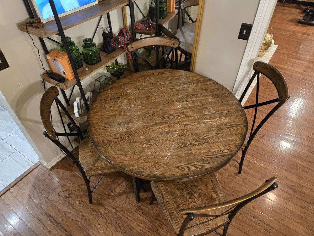 Round Kitchen Table