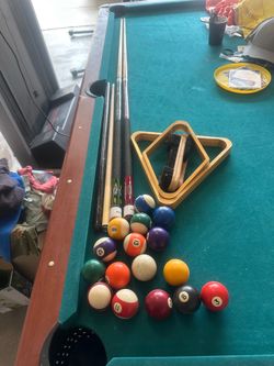 Billiards set with sticks