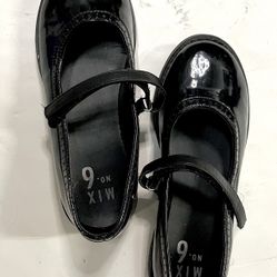 Mix No. 6 Black Patent Leather Shoes Size 4