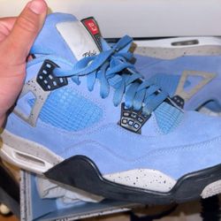 Jordan 4 University Blue 