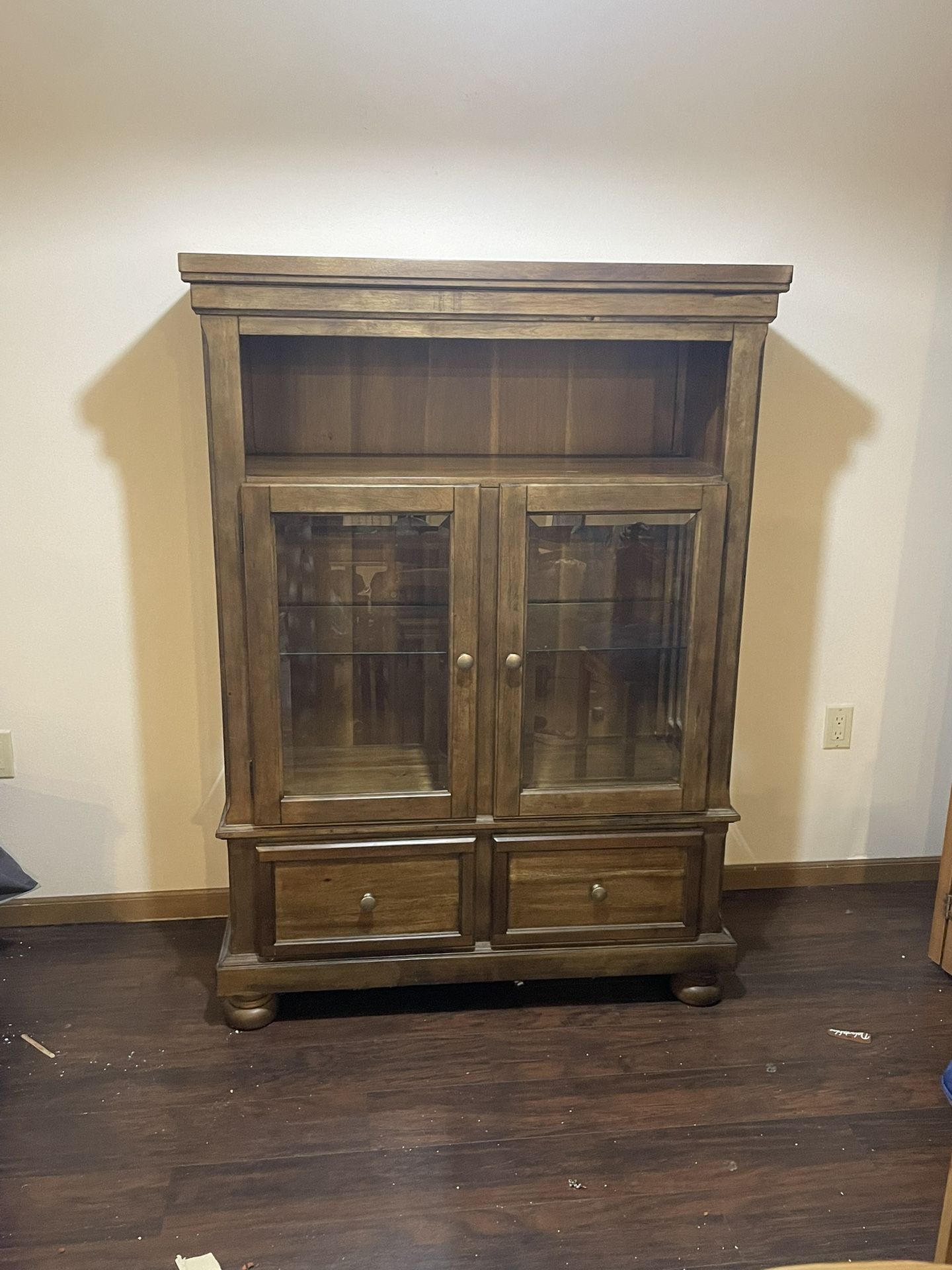 Display cabinet 