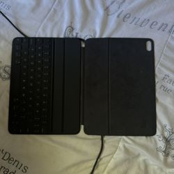 iPad 11 Inch Smart Keyboard Case 