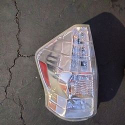 2012-2014 Toyota Prius V Tail Light (Left Side 