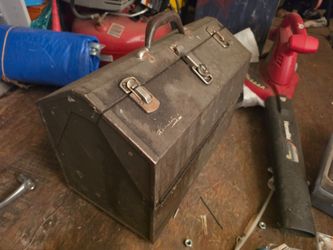 Vintage Kennedy Kits Metal Cavalier Toolbox