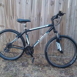 Trek 820