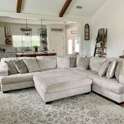 Stunning Beautiful Nice Sectional! 