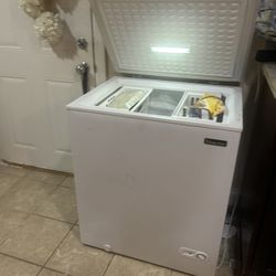 Deep Chest Freezer – Clean, Works Great, Energy Efficient!