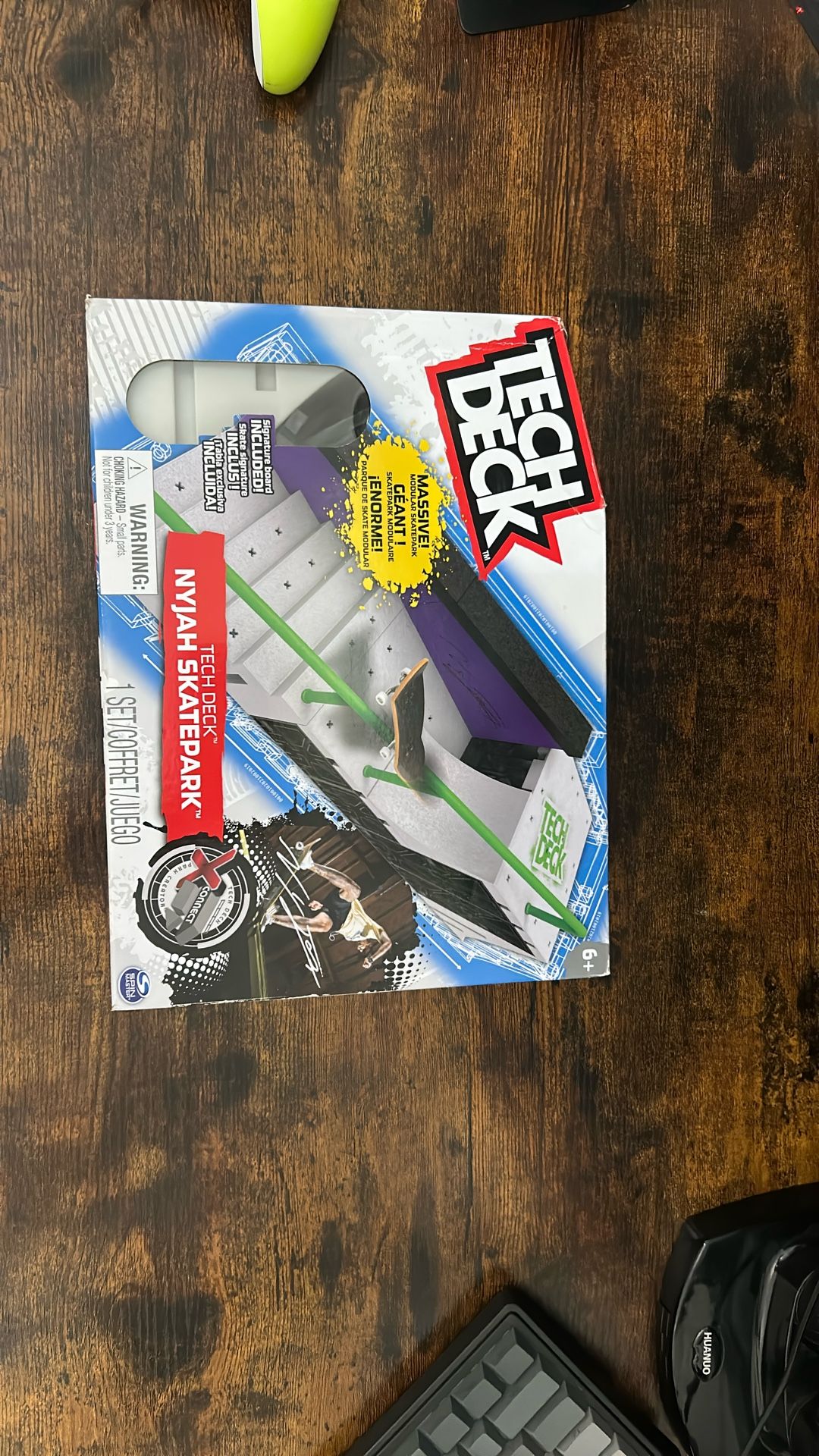 Tech deck ramp
