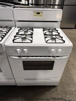 Frigidaire white 4 burner range stove