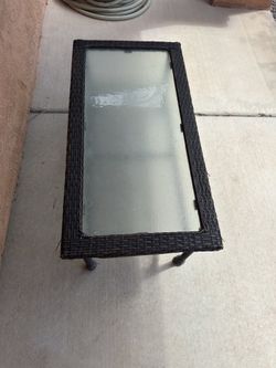 Outdoor patio table