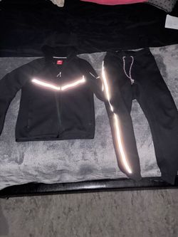Black reflective, Nike tech men size small