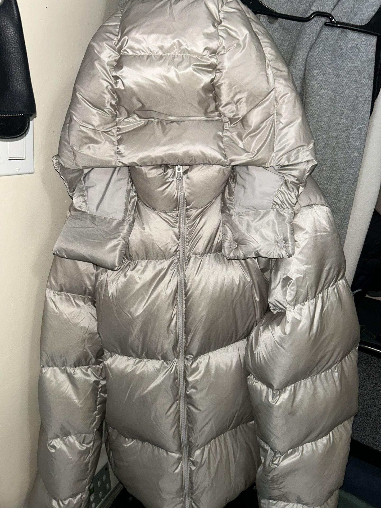 Lulu Lemon Men’s Puffer Jacket
