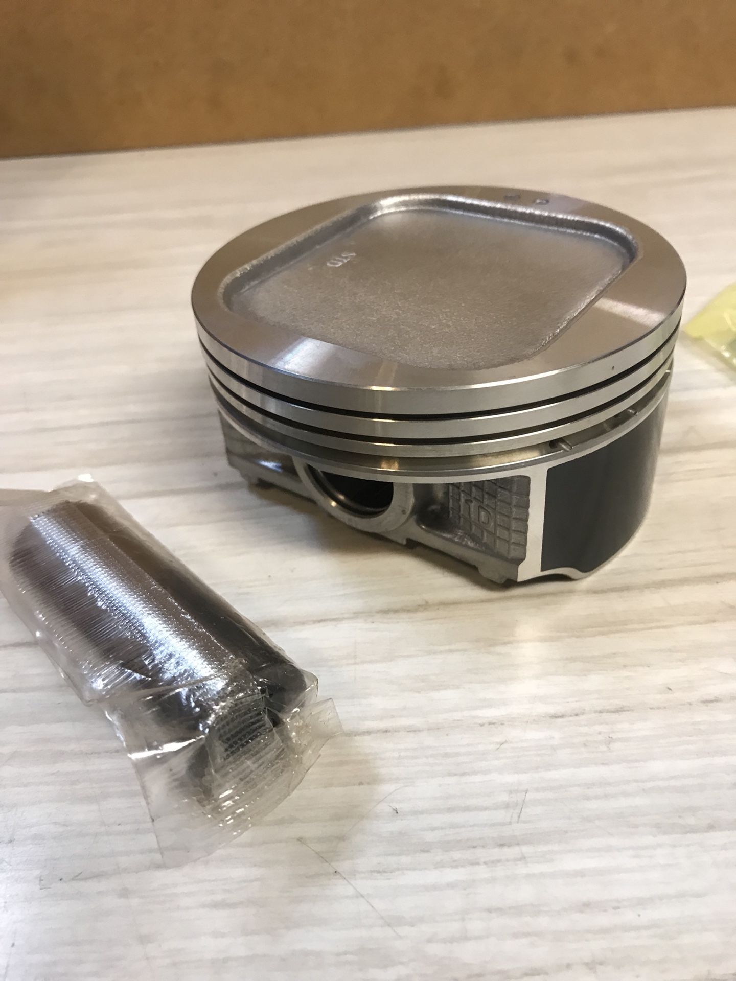 *Brand New* 97-99 Subaru Legacy 2.5 H4 DNJ Pistons