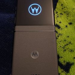 Motorola Razr 2024 *read desc*
