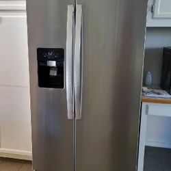 Great Condition Whirlpool Side by Side Refrigerator
