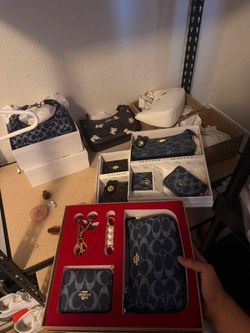 Coach Signature Gift Set with Wallet and Accessories