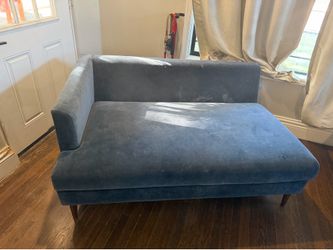 Lucerne Right-Facing Sectional with Extra-Wide Chaise