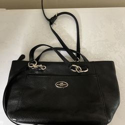 Excellent Condition Black Women Shoulder Bag Coach .20$