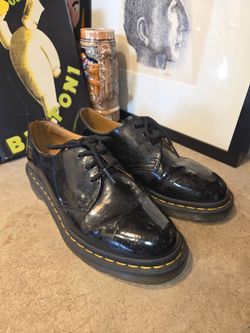 Dr. Martens 1461 Black Patent Leather Oxford Shoes - women's size 8