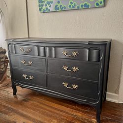 Vintage Black 6-Drawer Dresser w/ Decorative Brass Handles — Solid & Stylish
