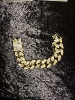 Cuban Link 24 Karat Gold Plated Cubic Zirconia Stone 7 Inch Bra Bracelet 100$