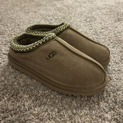 UGG Tasman slippers shoes size 8