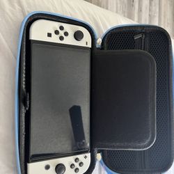 Nintendo Switch OLED Bundle – 5 Games + Stitch Case – Excellent Condition