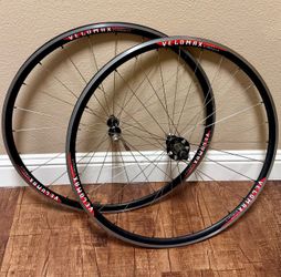 Velomax Circuit Road Bike - Fixie Wheels $160 obo