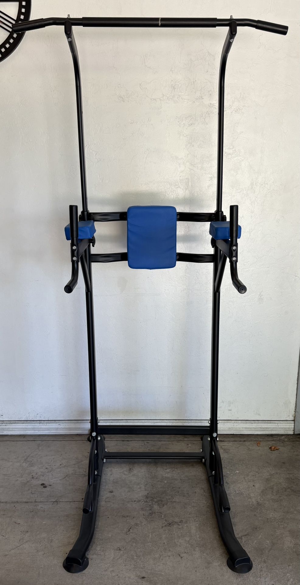 Free Standing Pull Up Work Out Machine