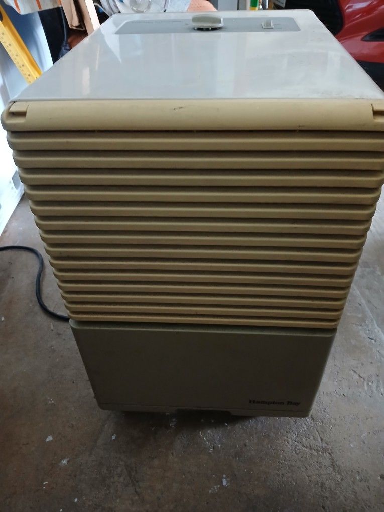 Rolling Automatic Dehumidifier.
Must come pick up on Atascocita. Near here. https://offerup.com/redirect/?o=aHR0cHM6Ly9tYXBzLmFwcC5nb28uZ2wvSmt3YmpH