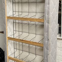 Serta Sleeper Single size box spring. Very good condition