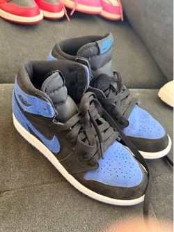 Little kid Jordan’s size 2y